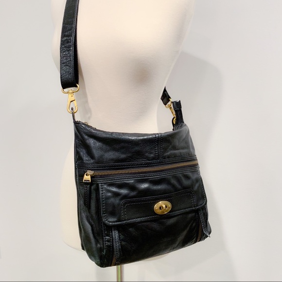 Fossil Handbags - SOLD- Fossil Black Leather Crossbody / Messenger